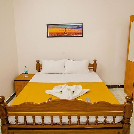 Maison Blanche Near Rock Beach Hotel Pondicherry Exterior photo