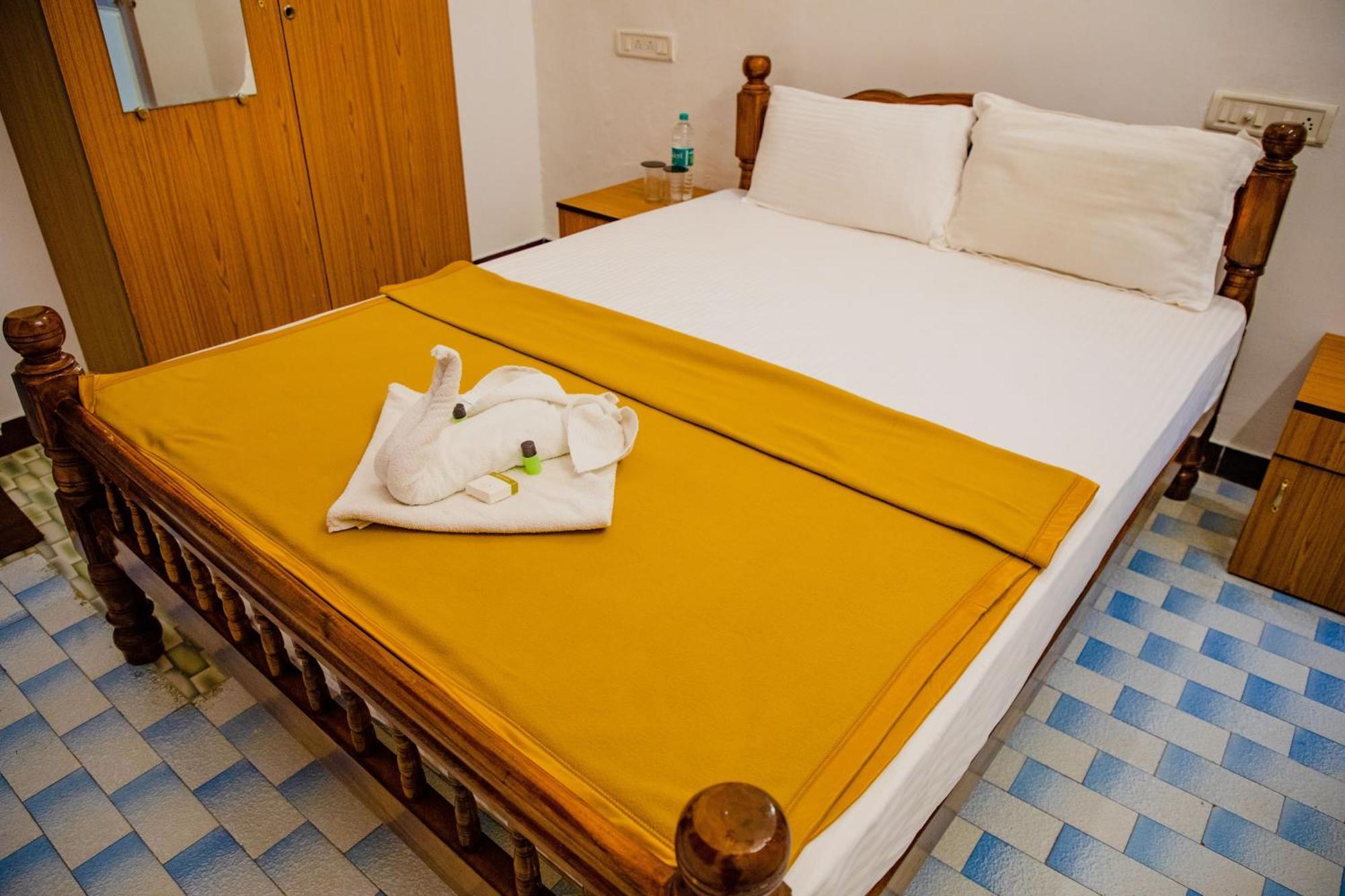 Maison Blanche Near Rock Beach Hotel Pondicherry Exterior photo