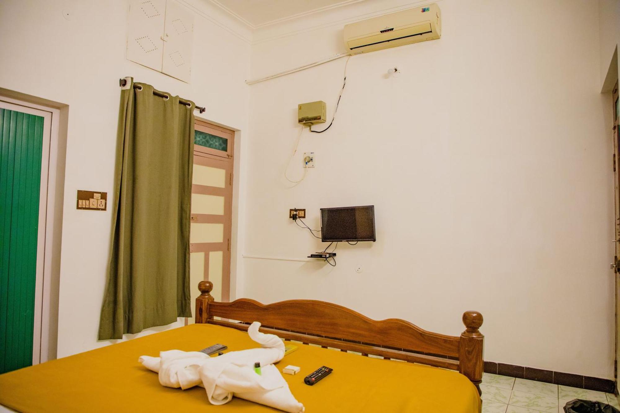 Maison Blanche Near Rock Beach Hotel Pondicherry Exterior photo