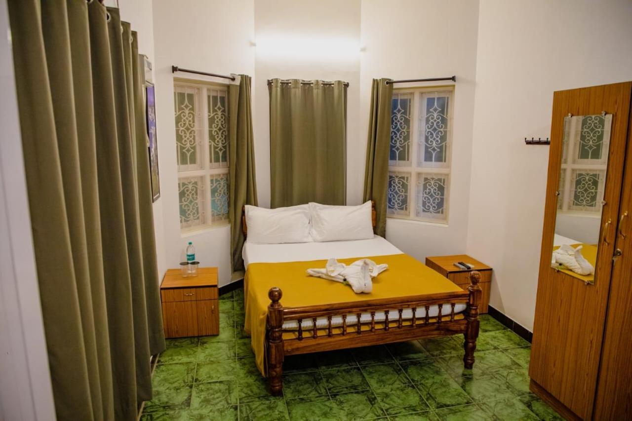Maison Blanche Near Rock Beach Hotel Pondicherry Exterior photo